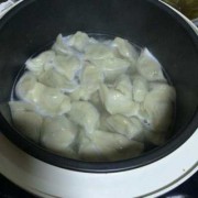 电饭锅水饺的做法（电饭煲水饺怎么煮）