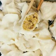  酸菜包饺子怎么调馅好吃「酸菜馅饺子如何包」