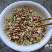 卷心菜木耳肉饺子馅做法大全集（卷心菜木耳肉饺子馅做法大全集视频）