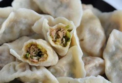  芹菜包菜馅饺子怎么做好吃「芹菜包菜馅饺子怎么做好吃窍门」