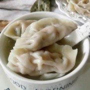  马蹄胡萝卜香菇包饺子「马蹄胡萝卜香菇包饺子好吃吗」