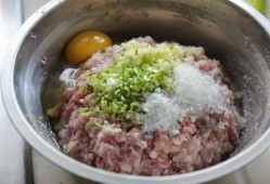 饺子馅肉加水方法大全 饺子馅肉加水方法