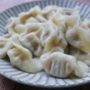  洋葱馅饺子怎么做好吃「洋葱馅饺子的做法」