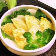 蛋饺鹌鹑蛋汤 有鹌鹑蛋包水饺