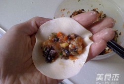 鱼肉包饺子馅怎么调_鱼肉馅饺子怎么做不腥好吃