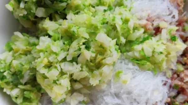 包菜馅饺子怎样调馅视频-包菜客家陷饺子的做法大全  第1张