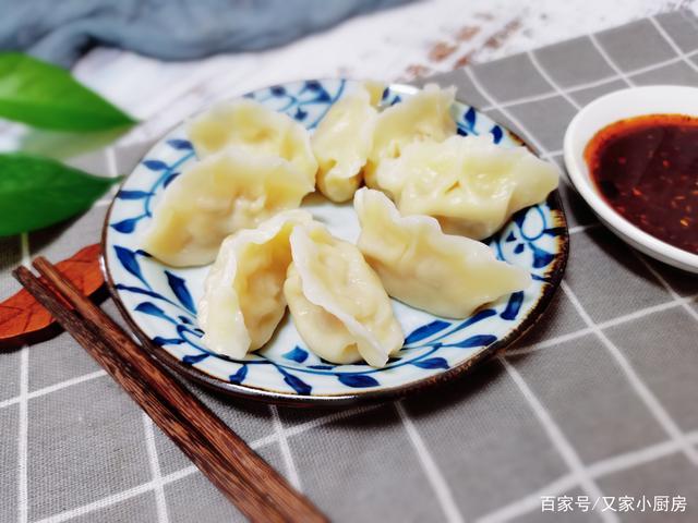 白菜虾肉饺子馅怎么做好吃 鲜虾白菜饺子  第3张